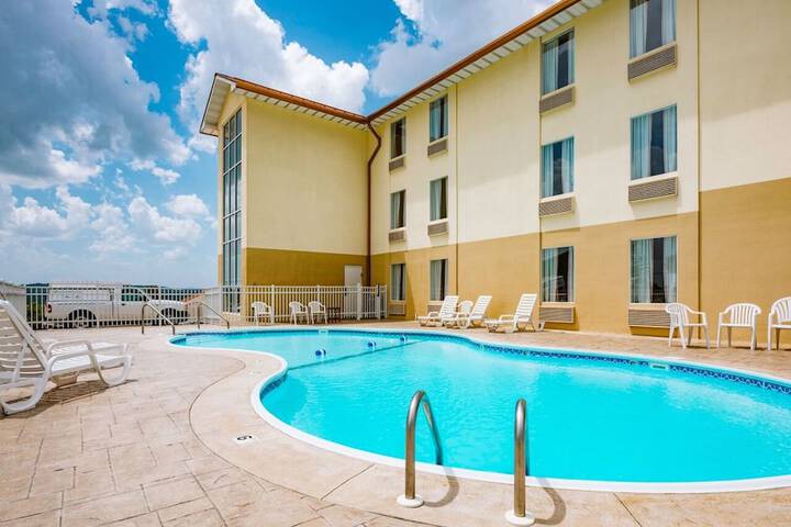 Pool 44 of 61