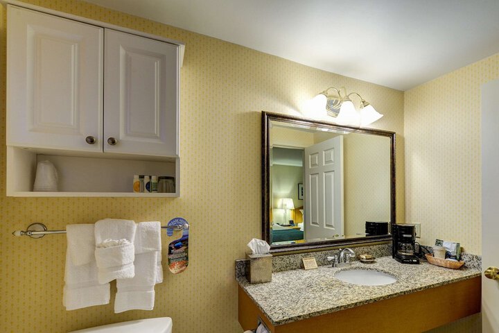 2 Queen Beds Efficiency Upgrade (15 of 17)