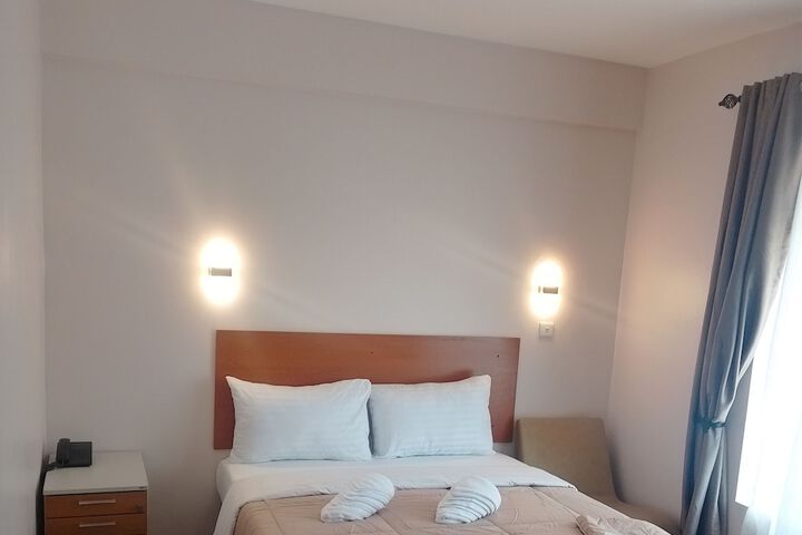 Room 2 of 9