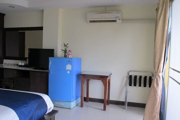 Room 9 of 50