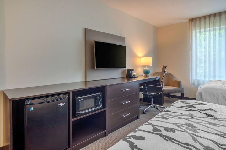 1 King Bed (7 of 9)