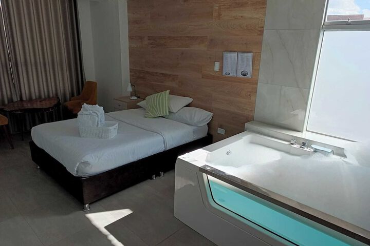 Room 5 of 28