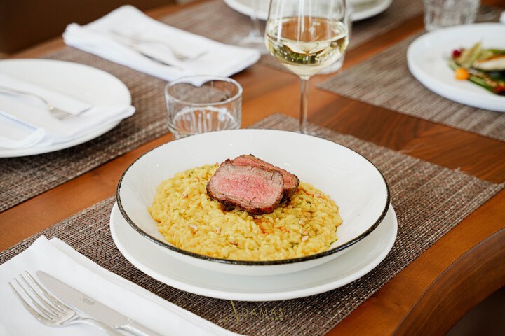 Dining 109 of 148