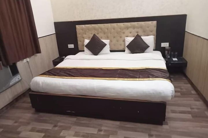 Room 16 of 25