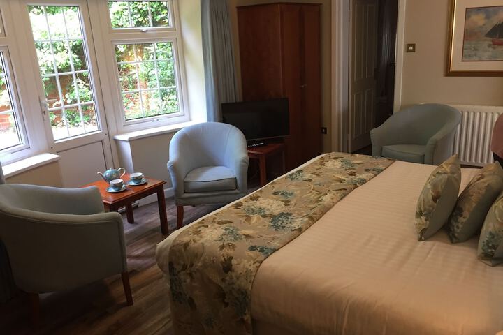 Room 9 of 38