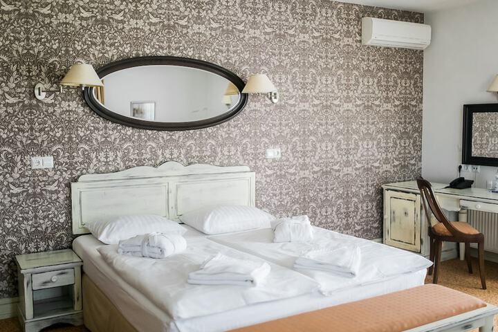 Room 11 of 67
