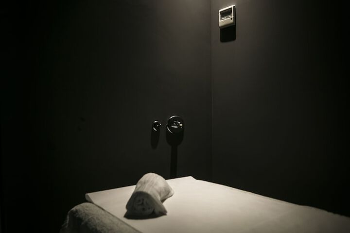 Room 52 of 80