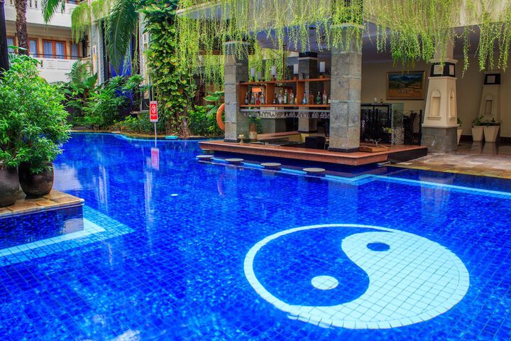 Pool Hotel