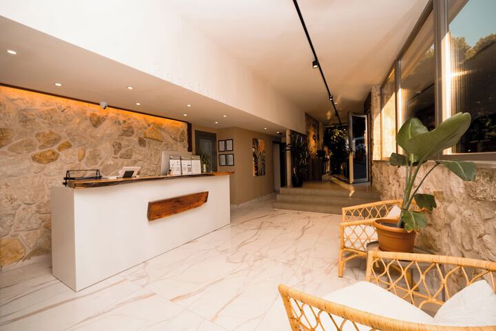 Hotel Interior 11 of 123