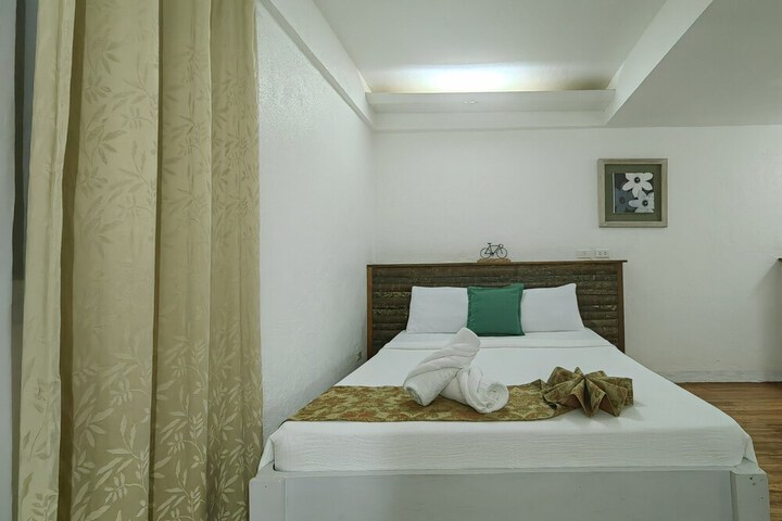 Room 15 of 37