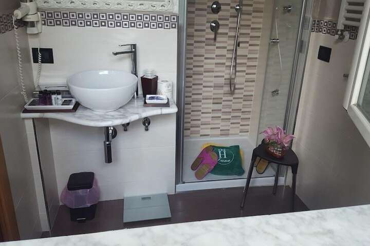 Room 60 of 79