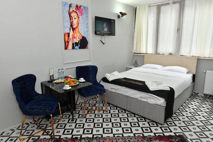 Room 28 of 47