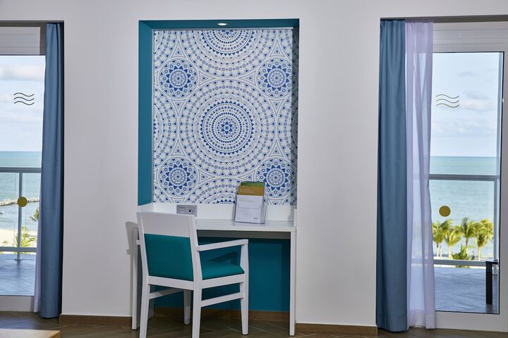 Room 10 of 85