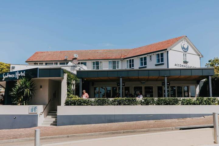 Exterior of Seabreeze Hotel