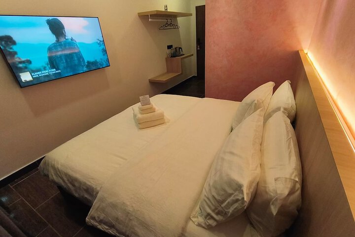 Room 10 of 17