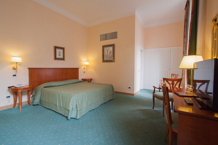 Room 10 of 53