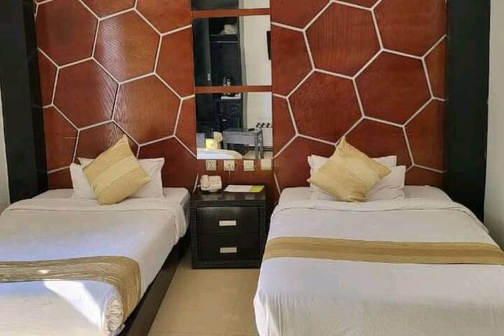 Room 6 of 24