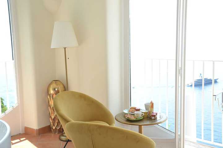 Room 56 of 221