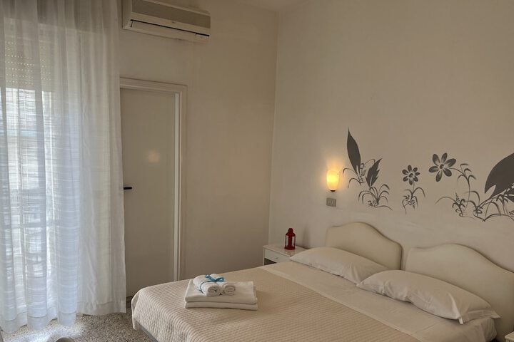 Room 10 of 41