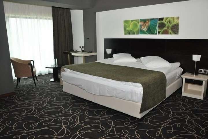 Room 26 of 144