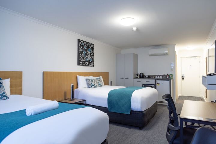 Room 16 of 34