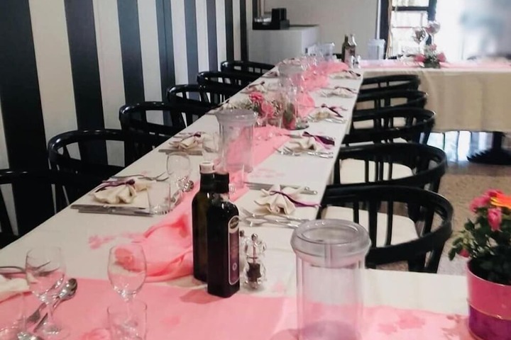 Dining 54 of 65
