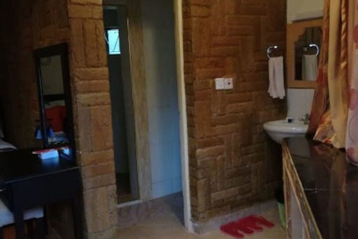 Room 18 of 31