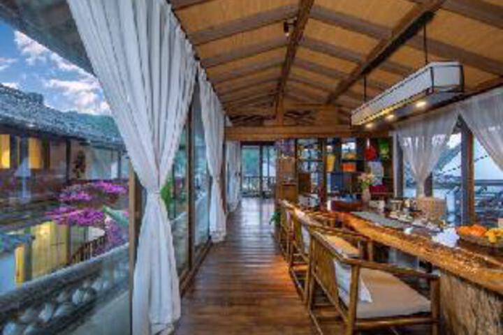 Rulai Yunshui Inn