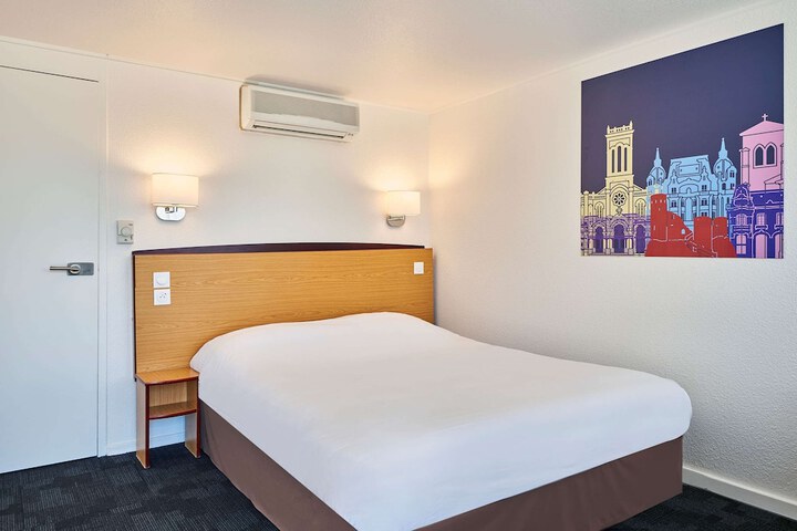 Room 7 of 25