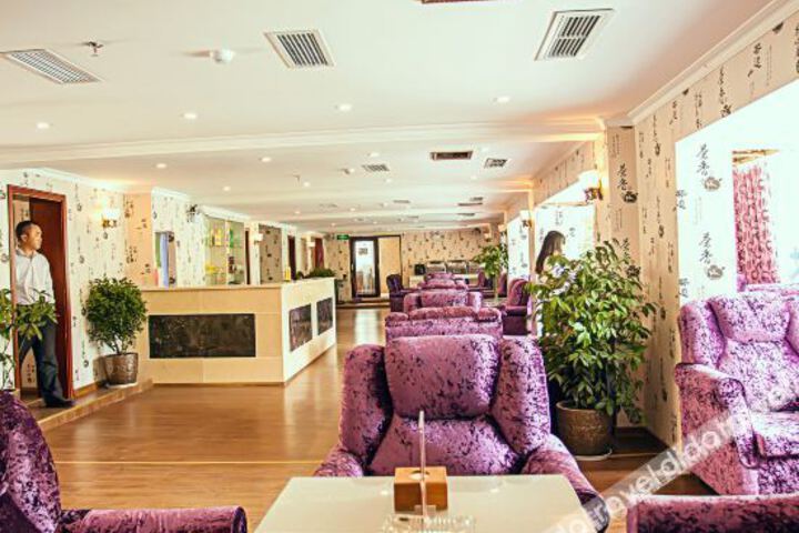 Kangding Xikang Qingyuan Business Travel Hotel