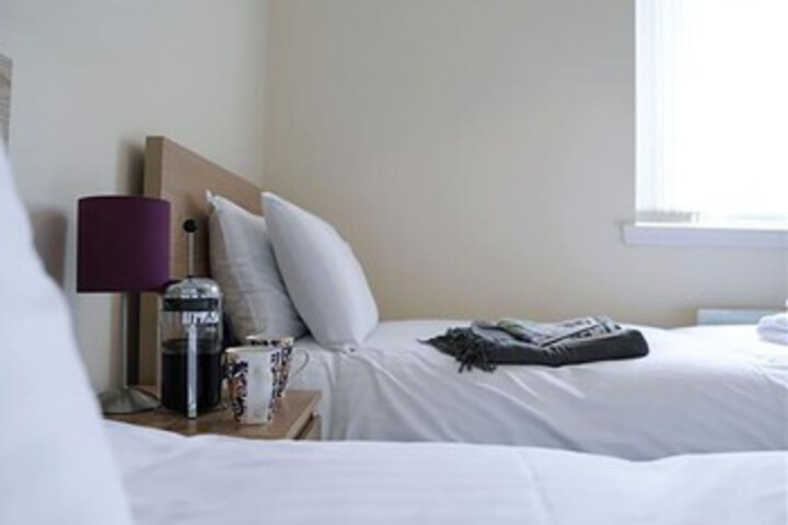 Room 4 of 13