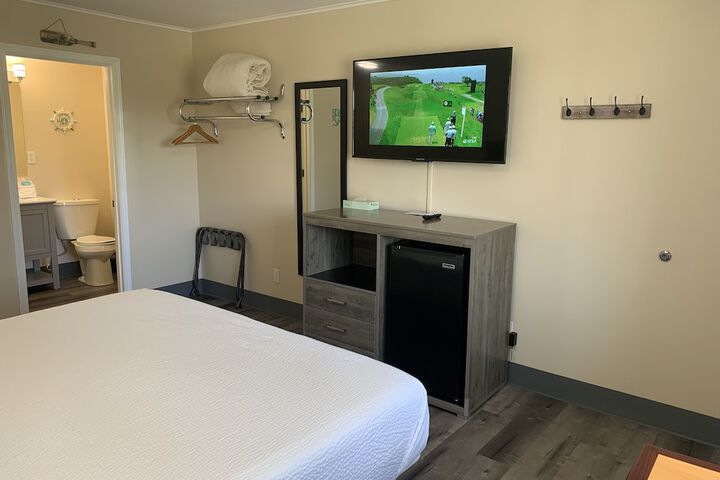 Room 5 of 136