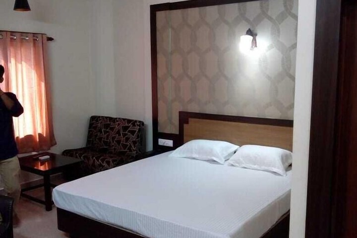 Room 3 of 39