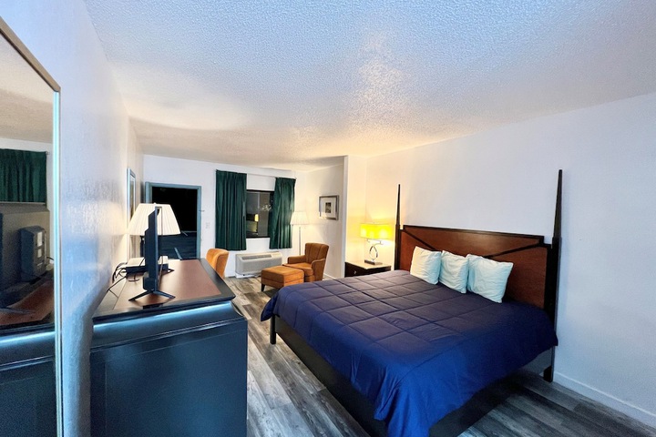 Room 9 of 19