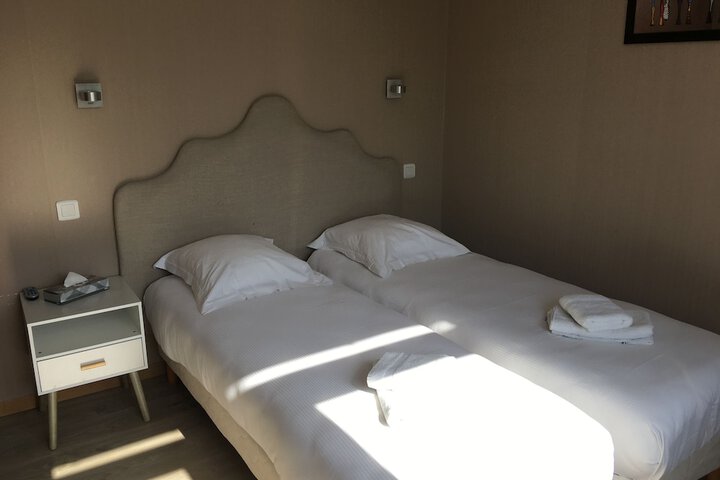Room 27 of 81