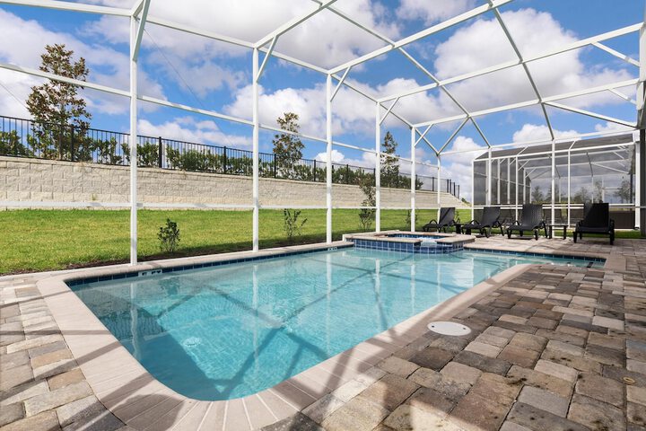 Pool 15 of 31