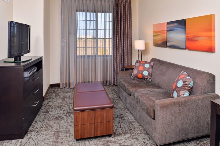1 Queen 1 Bedroom Suite Comm Mobility Accessible (12 of 39)