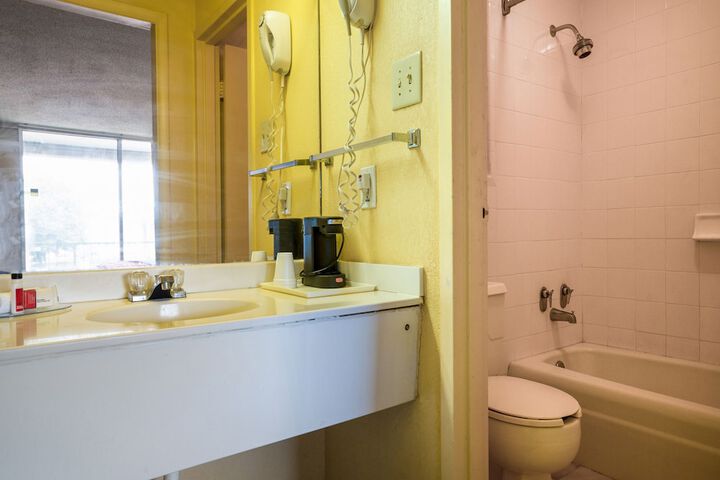 Room 20 of 40
