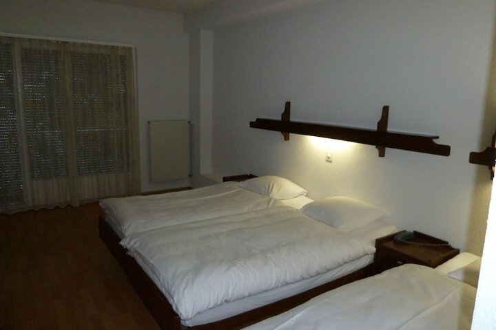 Room 5 of 21