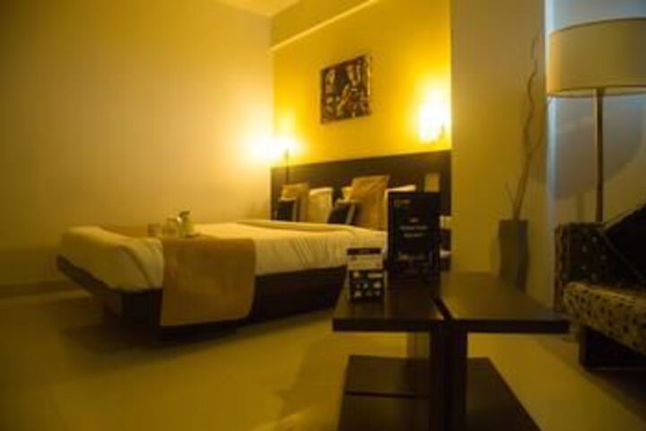 Room 6 of 17