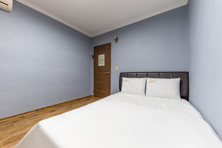 Room 48 of 60