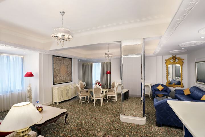 Room 30 of 70