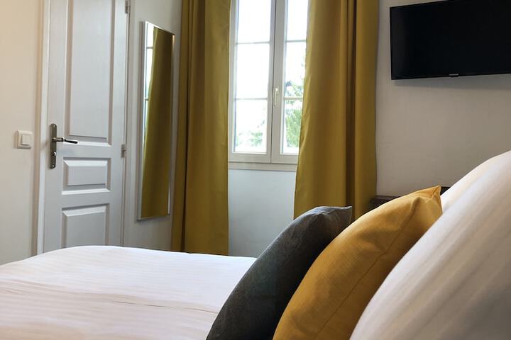 Room 44 of 86