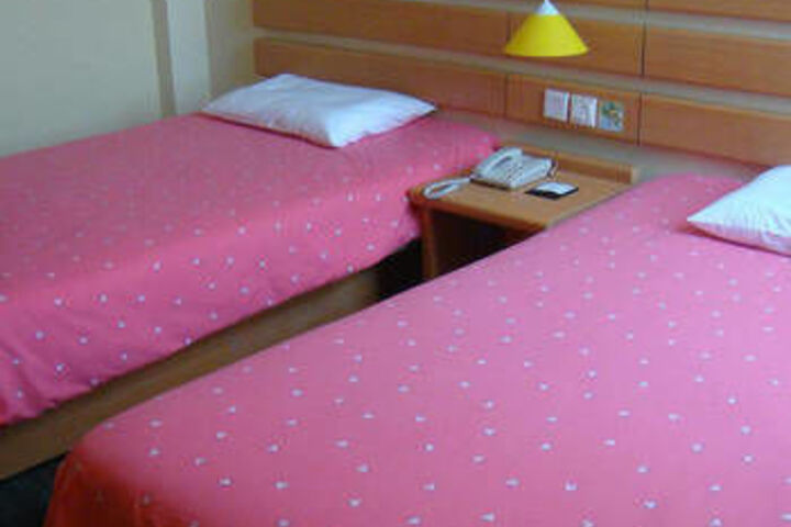 Room 8 of 29