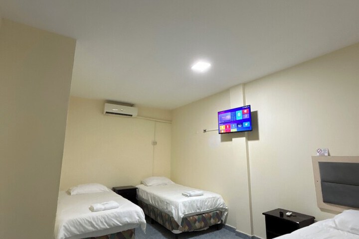 Room 17 of 39
