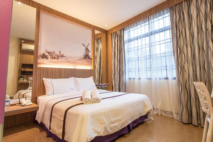 Room 15 of 32