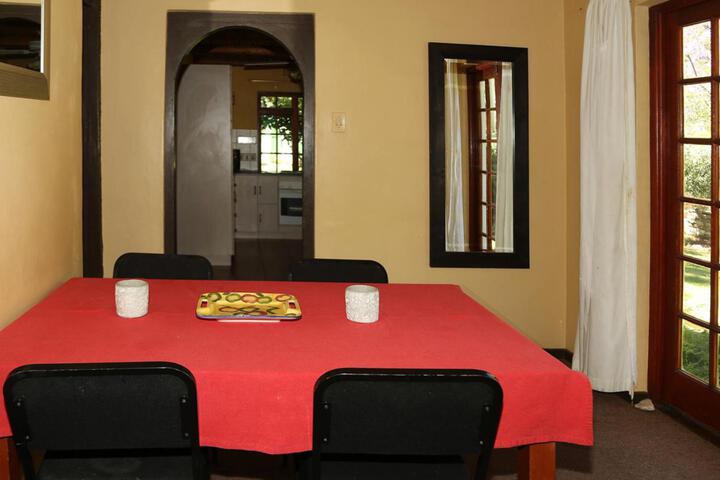 Dining 33 of 50