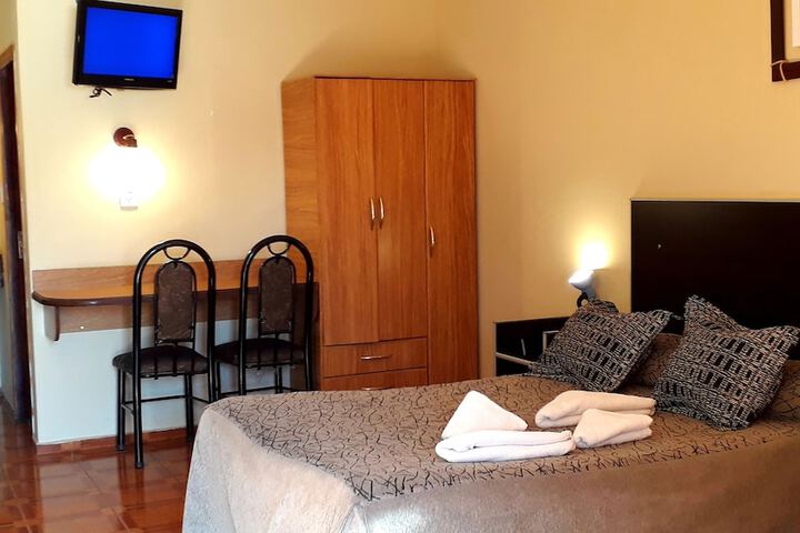 Room 6 of 14