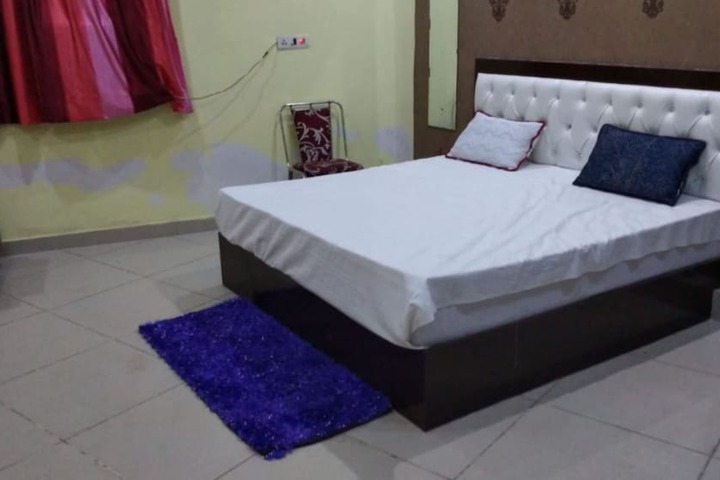Room 2 of 13