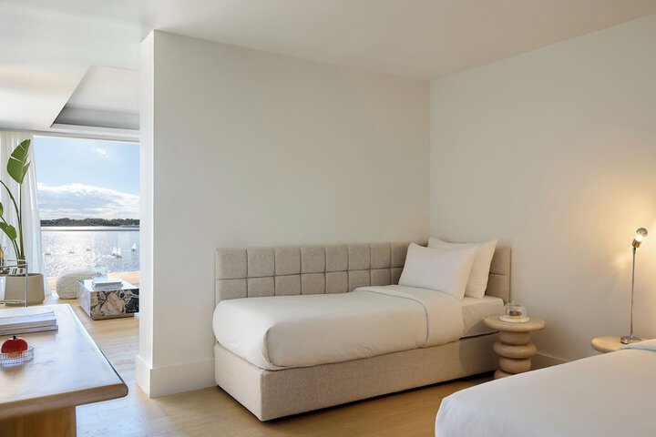 Room 10 of 71